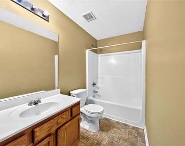 744 W Vincent Drive W - Photo Thumbnail 35