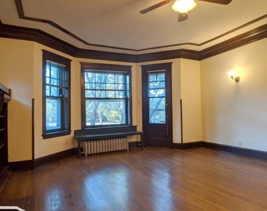 2825 W Logan Boulevard - Photo Thumbnail 2