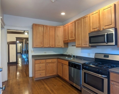 2825 W Logan Boulevard - Photo Thumbnail 8