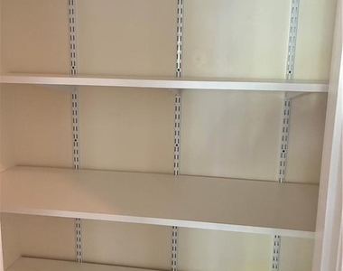 3205 E Gate Drive - Photo Thumbnail 11
