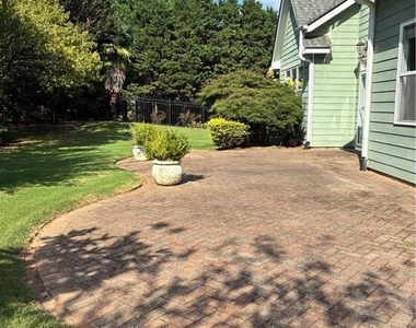 3205 E Gate Drive - Photo Thumbnail 21