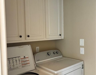 3205 E Gate Drive - Photo Thumbnail 17