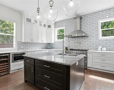 2415 Rugby Avenue - Photo Thumbnail 8