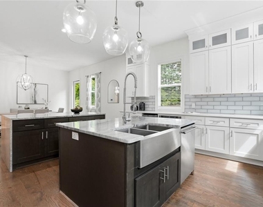 2415 Rugby Avenue - Photo Thumbnail 9