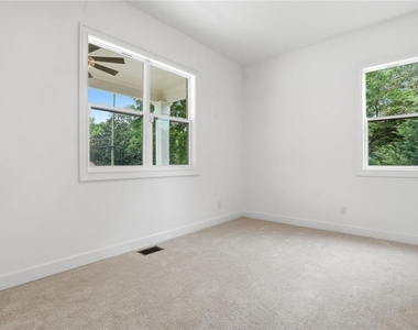 2415 Rugby Avenue - Photo Thumbnail 19