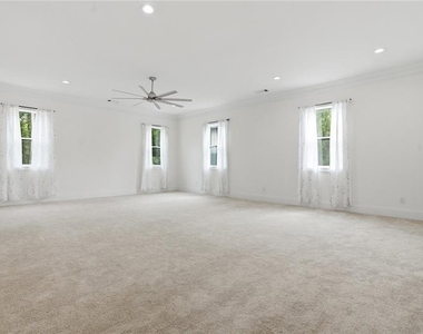 2415 Rugby Avenue - Photo Thumbnail 12