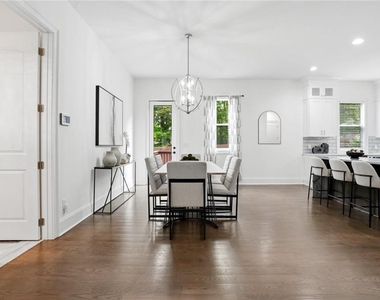 2415 Rugby Avenue - Photo Thumbnail 5
