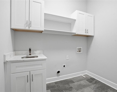 2415 Rugby Avenue - Photo Thumbnail 35