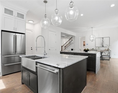 2415 Rugby Avenue - Photo Thumbnail 10