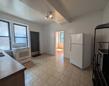 3147 W Medill Avenue - Photo Thumbnail 11
