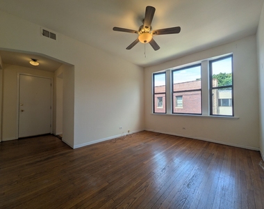 3147 W Medill Avenue - Photo Thumbnail 1