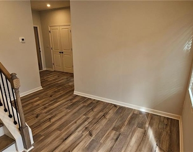 908 Colton Drive - Photo Thumbnail 2
