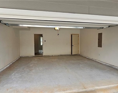 908 Colton Drive - Photo Thumbnail 5