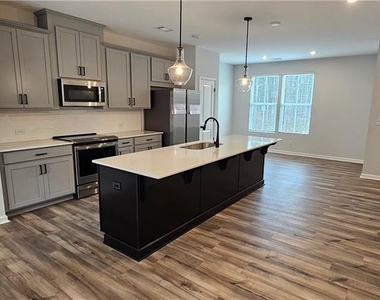 908 Colton Drive - Photo Thumbnail 10