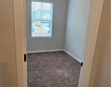 908 Colton Drive - Photo Thumbnail 25