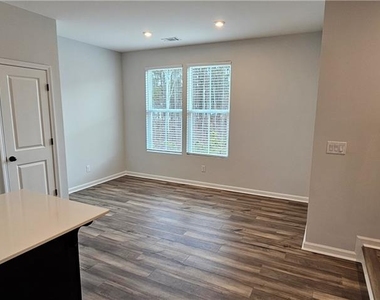 908 Colton Drive - Photo Thumbnail 15