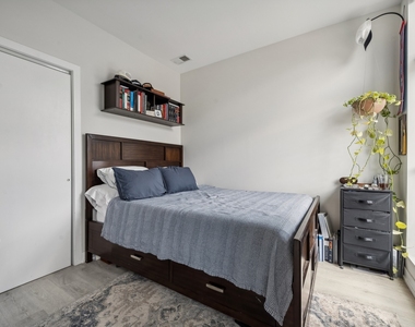 713 N Milwaukee Avenue - Photo Thumbnail 12