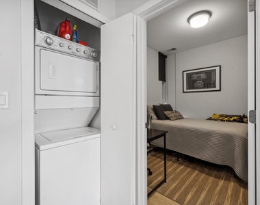 713 N Milwaukee Avenue - Photo Thumbnail 3