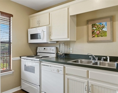 200 Apple Seed Court - Photo Thumbnail 8