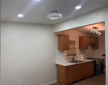 4049 Villa Avenue - Photo Thumbnail 3