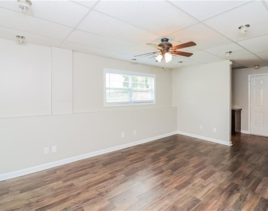 100 Ivy Glen Court - Photo Thumbnail 3