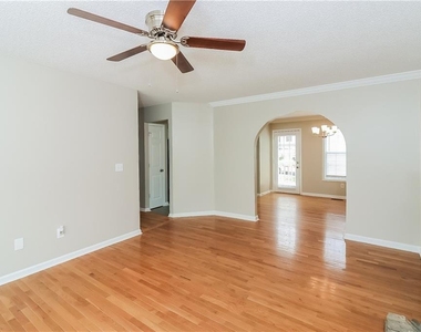 100 Ivy Glen Court - Photo Thumbnail 11