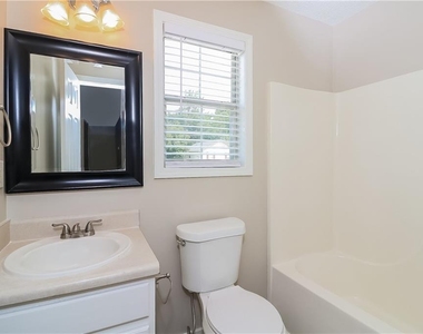 100 Ivy Glen Court - Photo Thumbnail 13