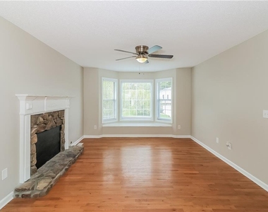 100 Ivy Glen Court - Photo Thumbnail 4