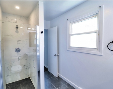 520 Glendale Road - Photo Thumbnail 13