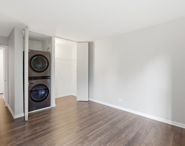 6000 Oakwood Drive - Photo Thumbnail 9