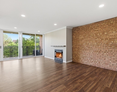 6000 Oakwood Drive - Photo Thumbnail 2