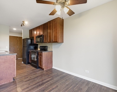 6000 Oakwood Drive - Photo Thumbnail 5