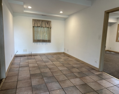 17n750 Galligan Road - Photo Thumbnail 5