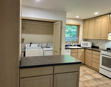 17n750 Galligan Road - Photo Thumbnail 10