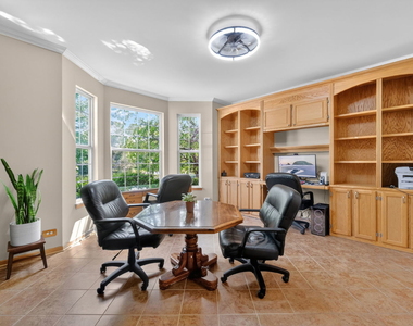 322 Hemlock Lane - Photo Thumbnail 9