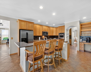 322 Hemlock Lane - Photo Thumbnail 14