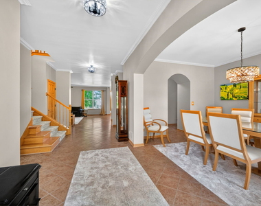 322 Hemlock Lane - Photo Thumbnail 6