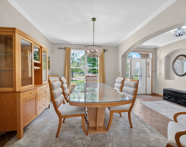 322 Hemlock Lane - Photo Thumbnail 7