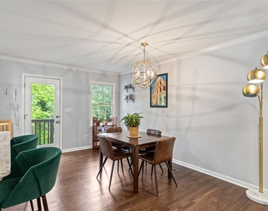 3334 Romelie Drive - Photo Thumbnail 10