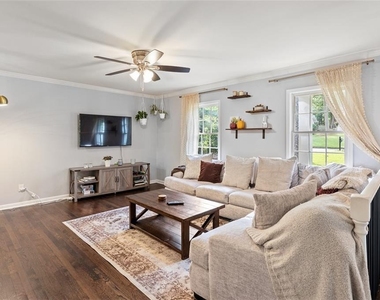 3334 Romelie Drive - Photo Thumbnail 4