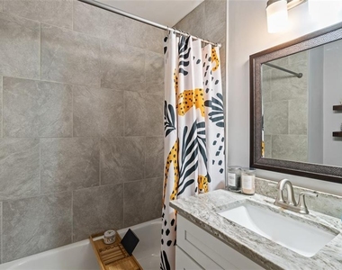 3334 Romelie Drive - Photo Thumbnail 16