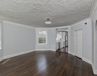 2720 W Winnemac Avenue - Photo Thumbnail 4
