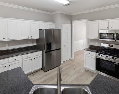 2531 Fieldview Way - Photo Thumbnail 9