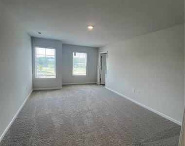 60 Berryville Drive - Photo Thumbnail 10