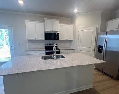 60 Berryville Drive - Photo Thumbnail 6