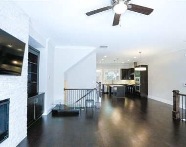 1920 Townsend Court - Photo Thumbnail 10