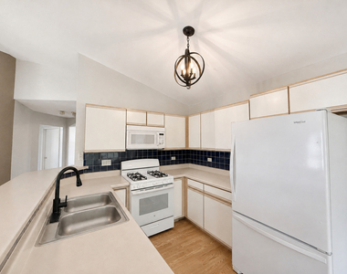 7134 S Stratton Lane - Photo Thumbnail 8