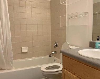 806 Marcus Street Se - Photo Thumbnail 9