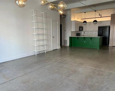 806 Marcus Street Se - Photo Thumbnail 4