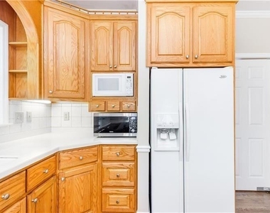919 Bridgegate Drive Ne - Photo Thumbnail 22
